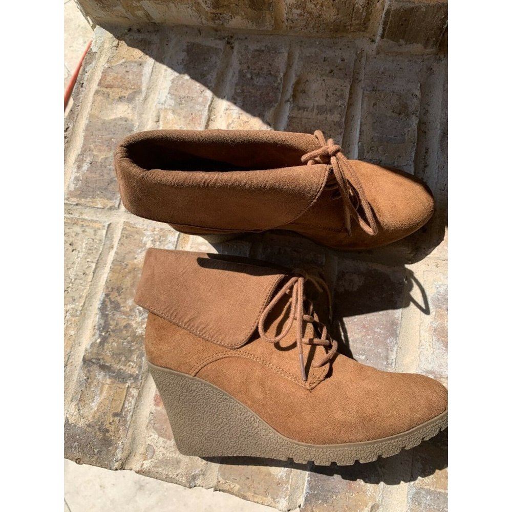 MIA ankle booties cuffed top lace ups size 9 wedge heel brown